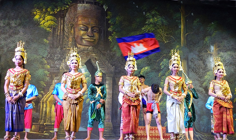 1d Tancerze Phnom Penh Kambodża